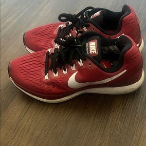 Nike zoom pegasus 34 tb university red/black/white size 6.5 women